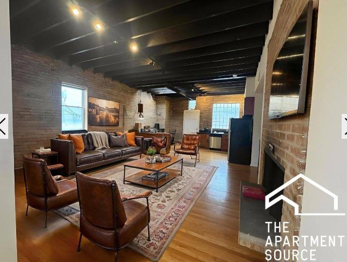 Apartment for rent at 916 W Belmont Ave #2, Chicago, IL 60657