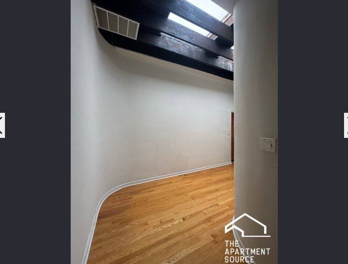 Apartment for rent at 916 W Belmont Ave #2, Chicago, IL 60657