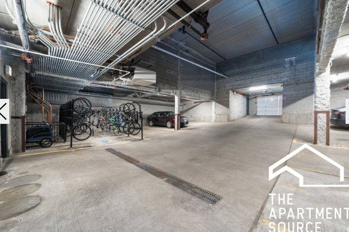 Apartment for rent at 927 W Irving Park Rd #2, Chicago, IL 60613