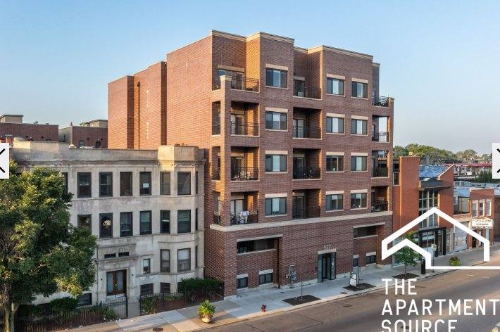 Apartment for rent at 927 W Irving Park Rd #2, Chicago, IL 60613