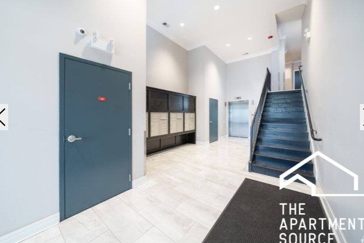Apartment for rent at 927 W Irving Park Rd #2, Chicago, IL 60613