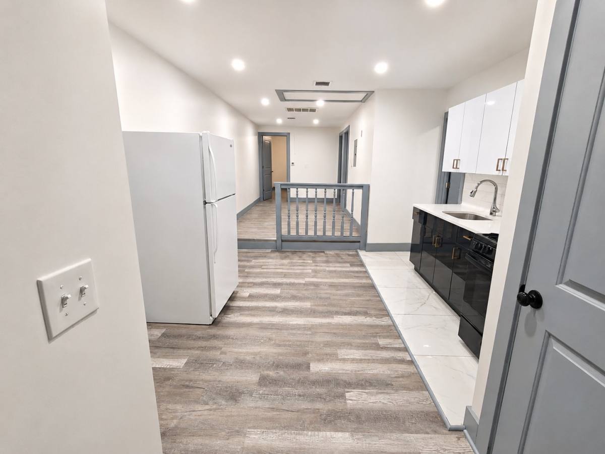 Apartment for rent at 655 S 11th St #2, Newark, NJ 07103
