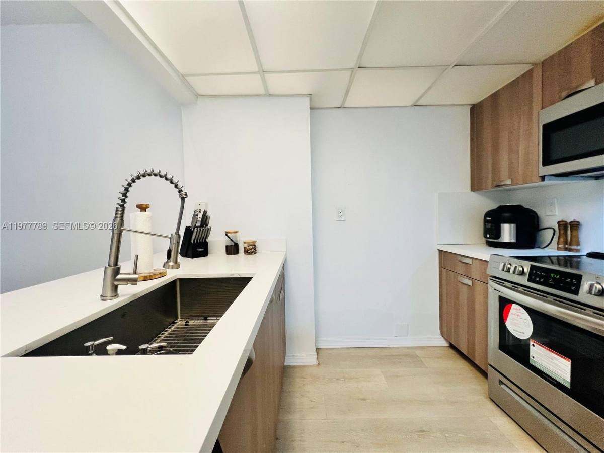 Condo for rent at 540 Brickell Key Dr #202, Miami, FL 33131
