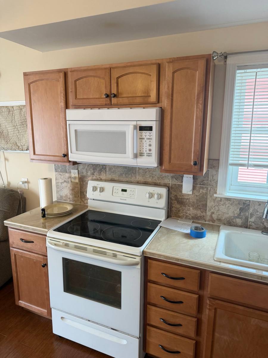 Apartment for rent at 852 Bank St #A, New London, CT 06320