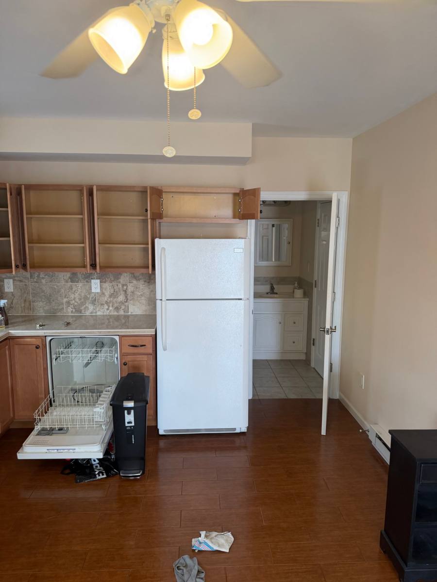 Apartment for rent at 852 Bank St #A, New London, CT 06320