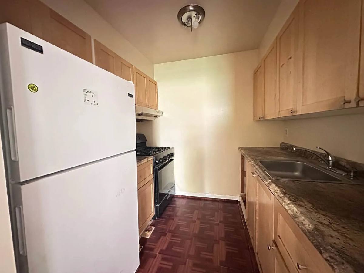 Apartment for rent at 2000 Mapes Ave #2, Bronx, NY 10460