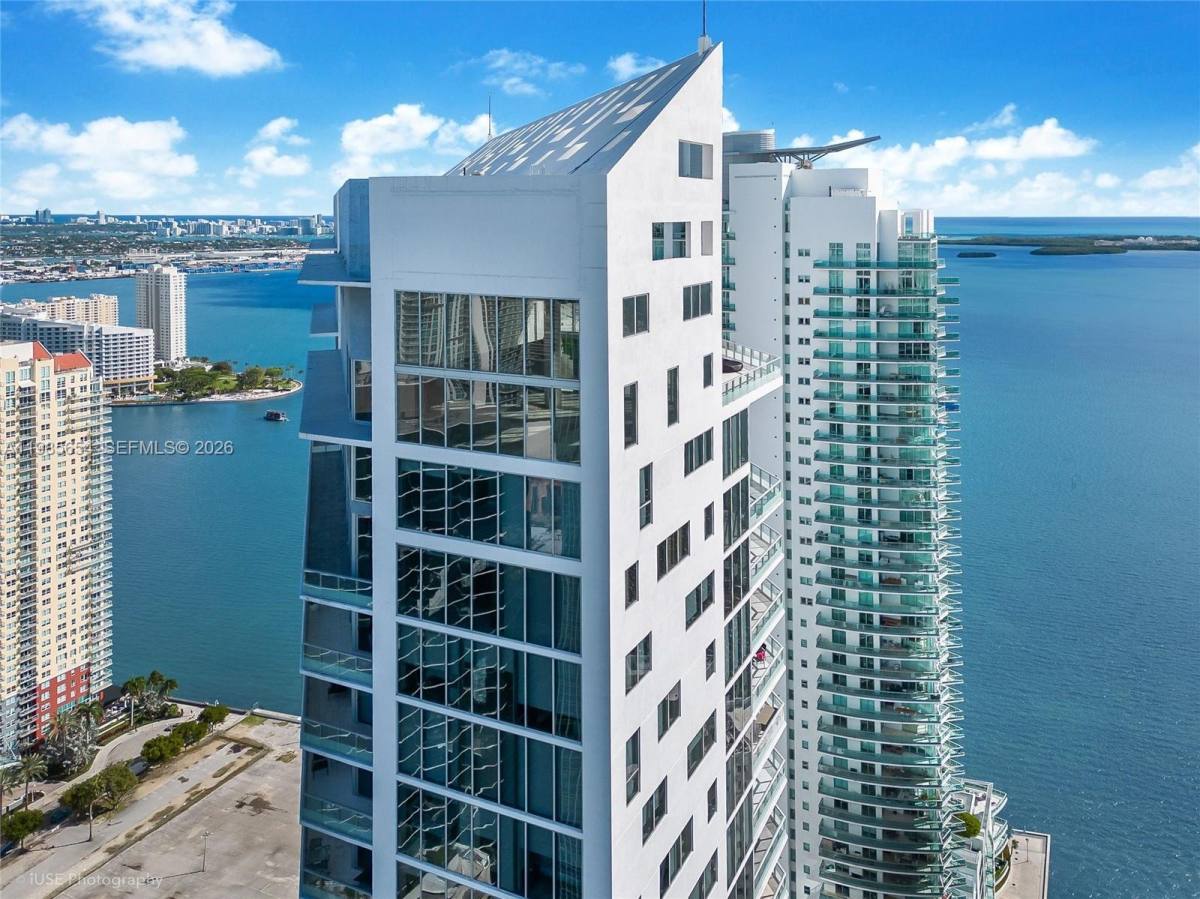Condo for rent at 1300 Brickell Bay Dr #1803, Miami, FL 33131
