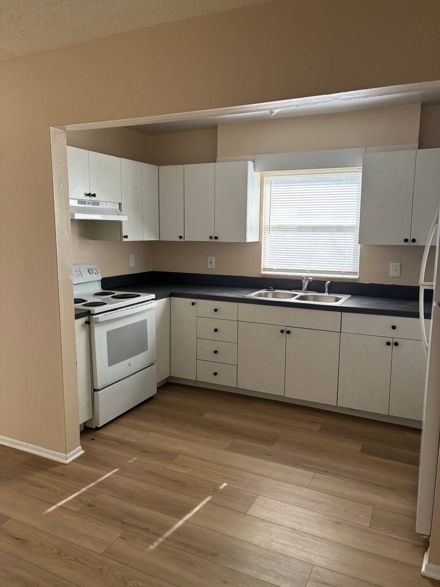 House for rent at 708 65th Ave E, Bradenton, FL 34203