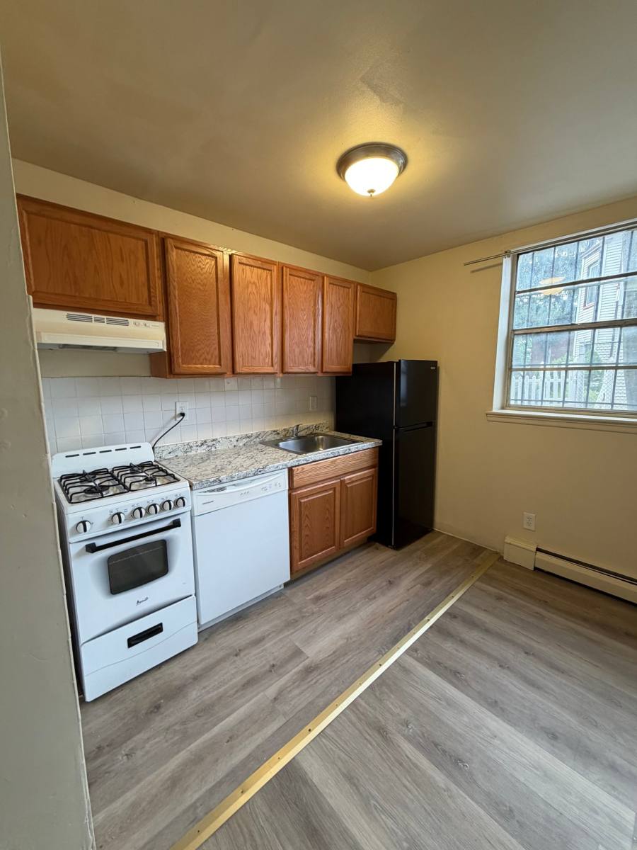 Apartment for rent at 76 E Park St #8, East Orange, NJ 07017