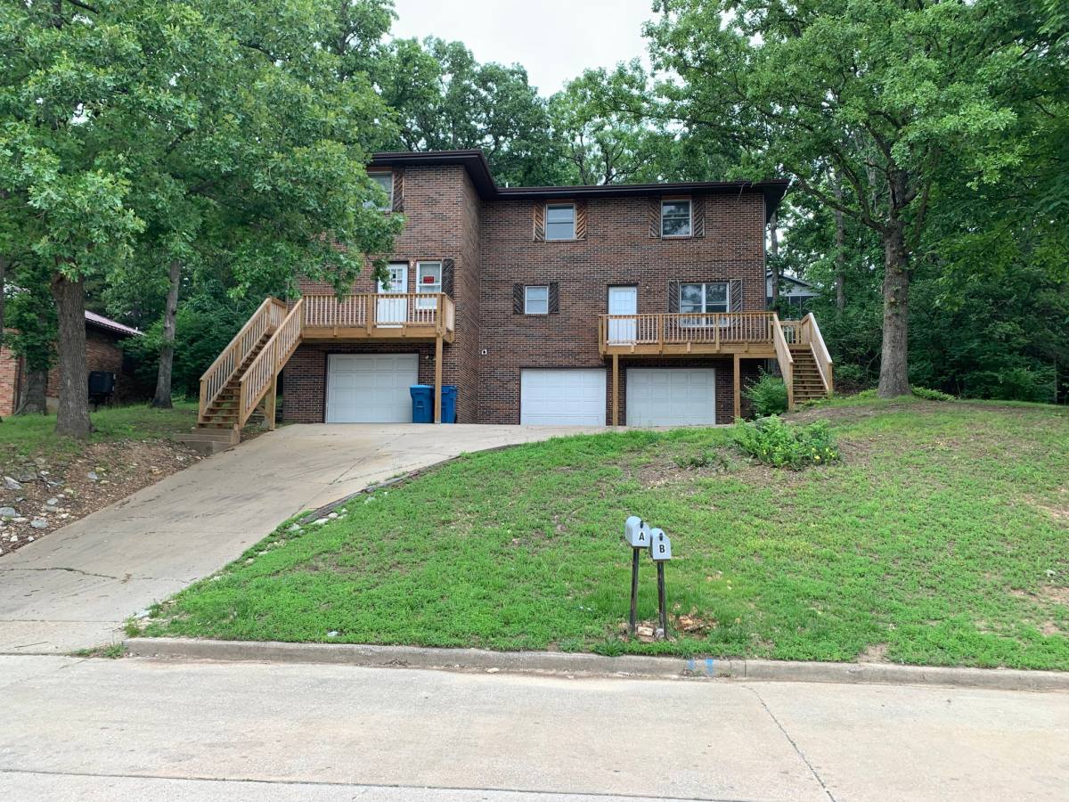 Apartment for rent at 2211 Weathered Rock Rd #B, Jefferson City, MO 65101