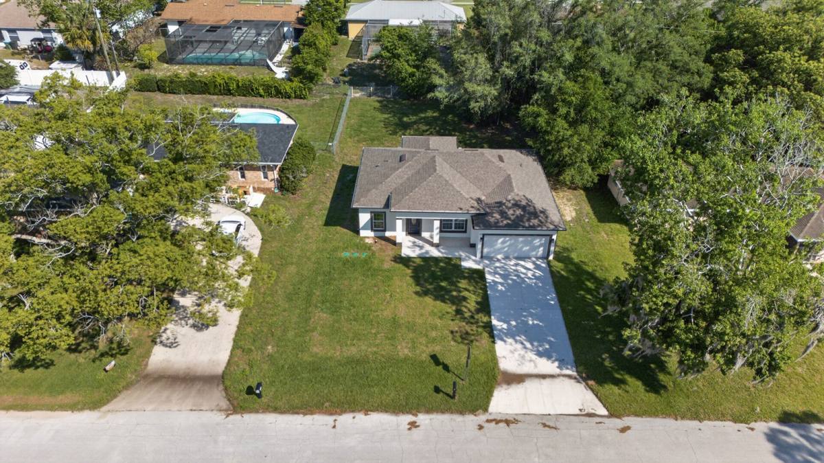 House for rent at 922 N Fairbairn Dr, Deltona, FL 32725
