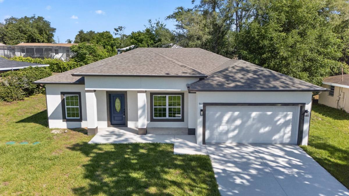 House for rent at 922 N Fairbairn Dr, Deltona, FL 32725