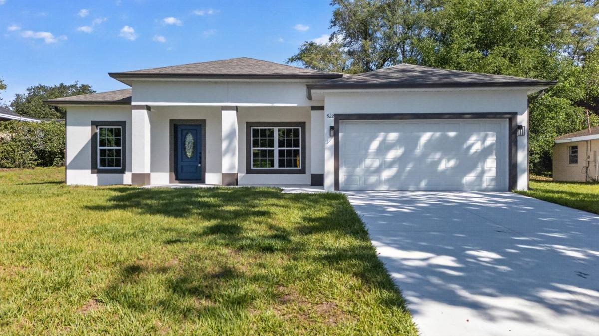 House for rent at 922 N Fairbairn Dr, Deltona, FL 32725