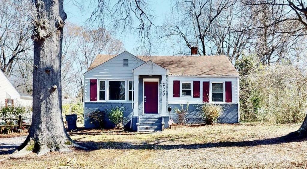 House for rent at 2320 Vanderbilt Rd, Charlotte, NC 28206