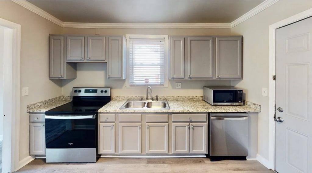 House for rent at 2320 Vanderbilt Rd, Charlotte, NC 28206