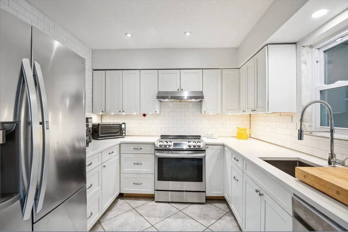 Apartment for rent at 853 NE 37 St, Fort Lauderdale, FL 33334