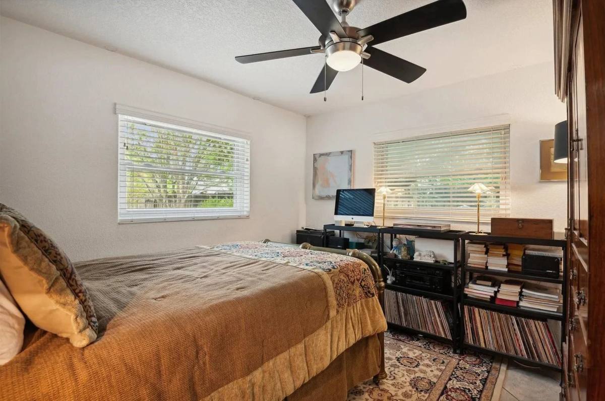 Apartment for rent at 853 NE 37 St, Fort Lauderdale, FL 33334