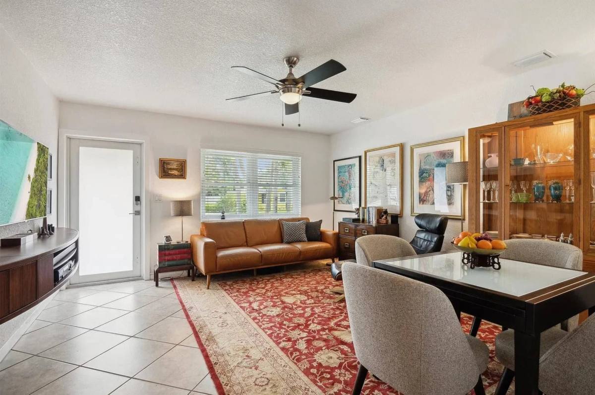 Apartment for rent at 853 NE 37 St, Fort Lauderdale, FL 33334