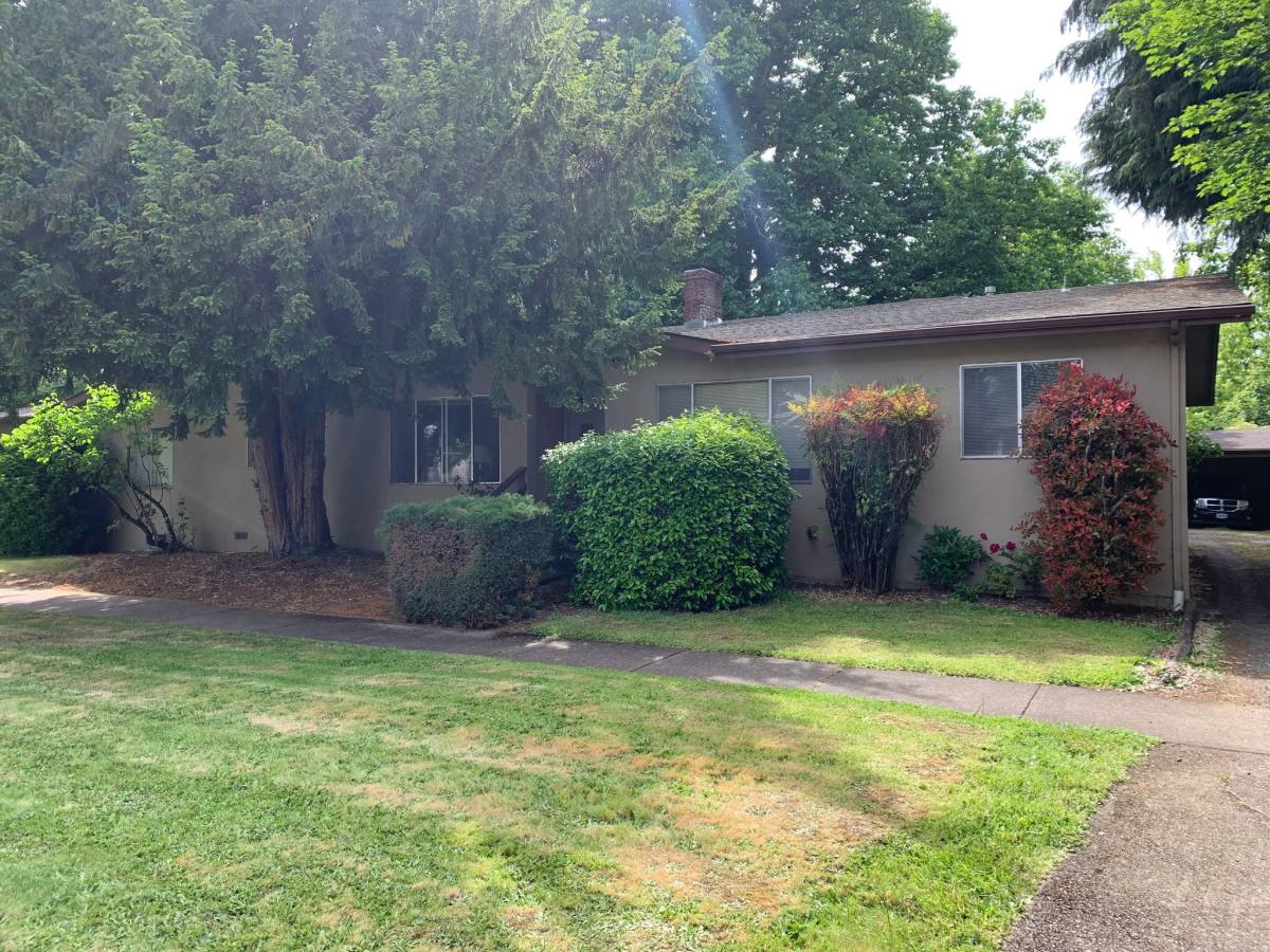 Apartment for rent at 420-422 NW 8th St #4, Corvallis, OR 97330
