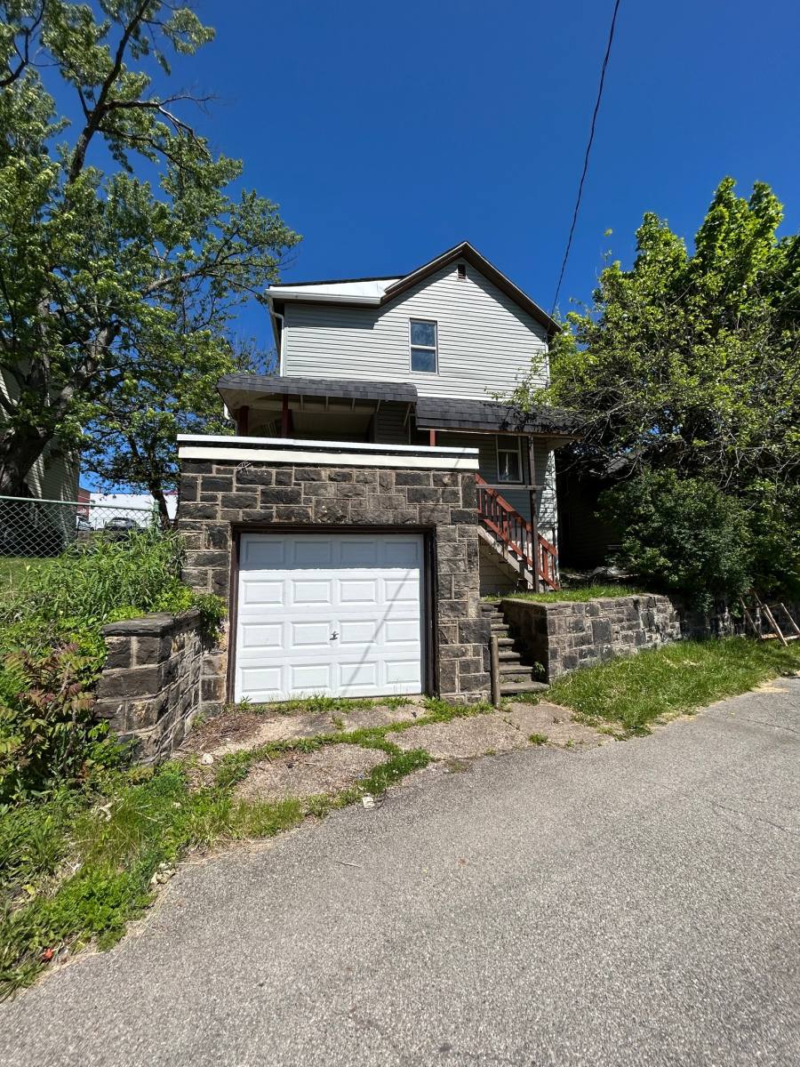 House for rent at 414 S Washington St, Butler, PA 16001