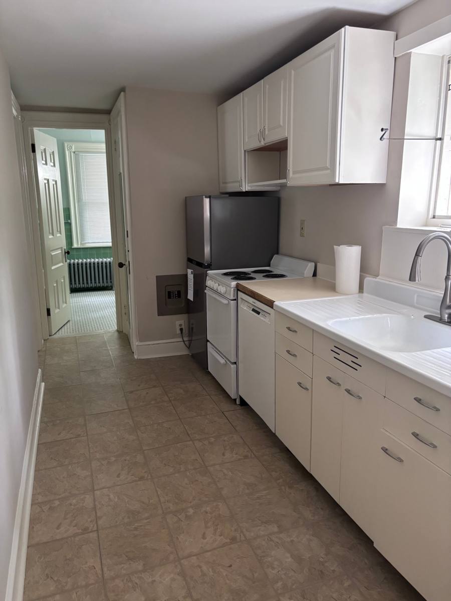 Apartment for rent at 1200 W 10th St #3, Wilmington, DE 19806