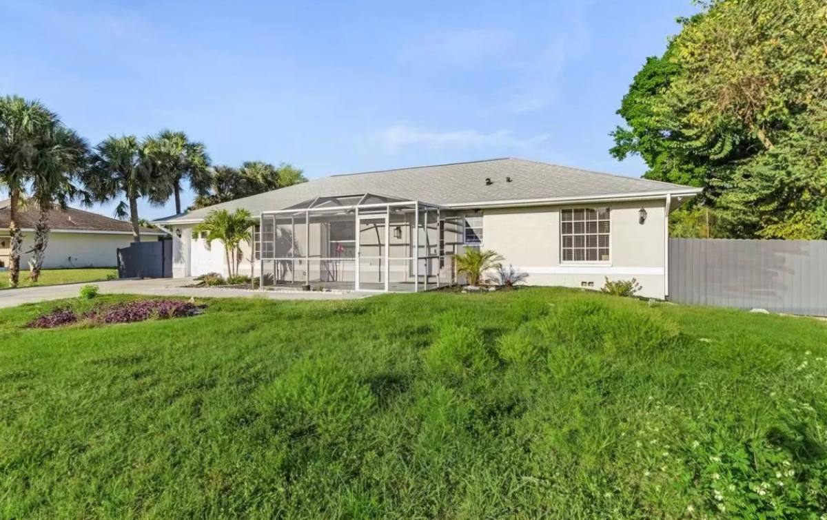 House for rent at 517 Plumosa Ave, Lehigh Acres, FL 33972