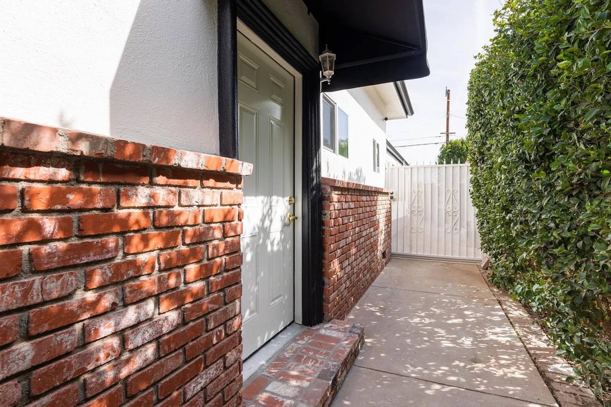 Apartment for rent at 7018 Lurline Ave, Winnetka, CA 91306