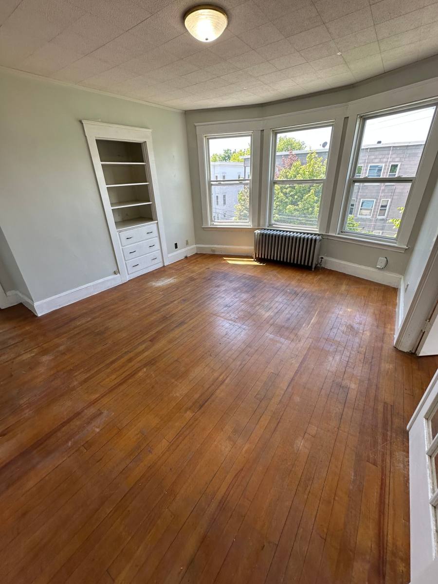 Apartment for rent at 213 Pine St #3, Lewiston, ME 04240