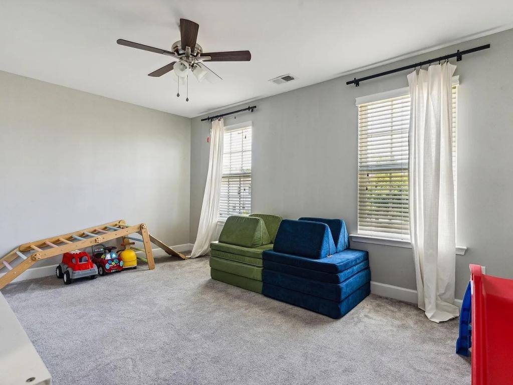 House for rent at 221 Berwick Dr, Summerville, SC 29483