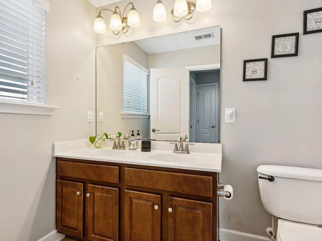 House for rent at 221 Berwick Dr, Summerville, SC 29483