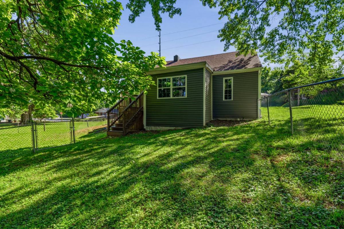 House for rent at 105 Brooks St, Elizabethtown, KY 42701