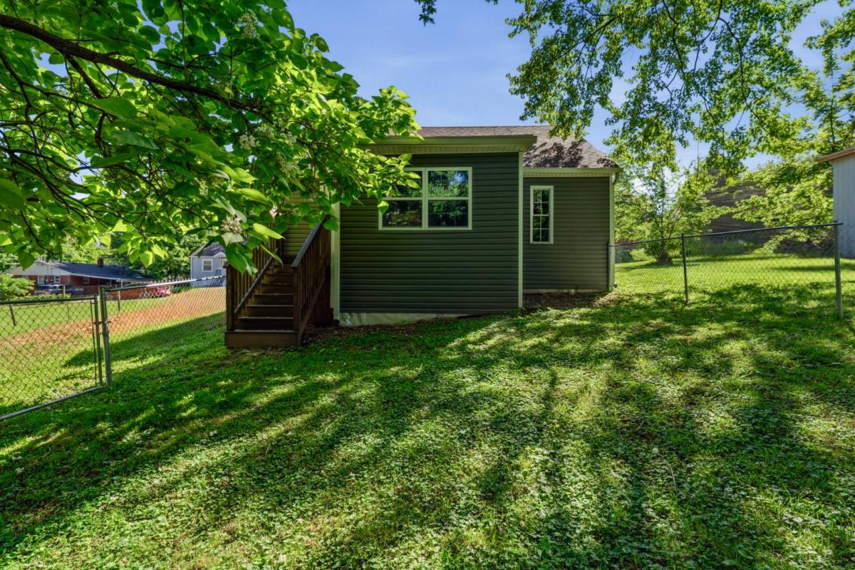 House for rent at 105 Brooks St, Elizabethtown, KY 42701