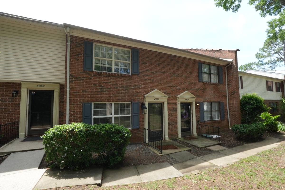 Apartment for rent at 8807 Hunter Ridge Dr, Charlotte, NC 28226