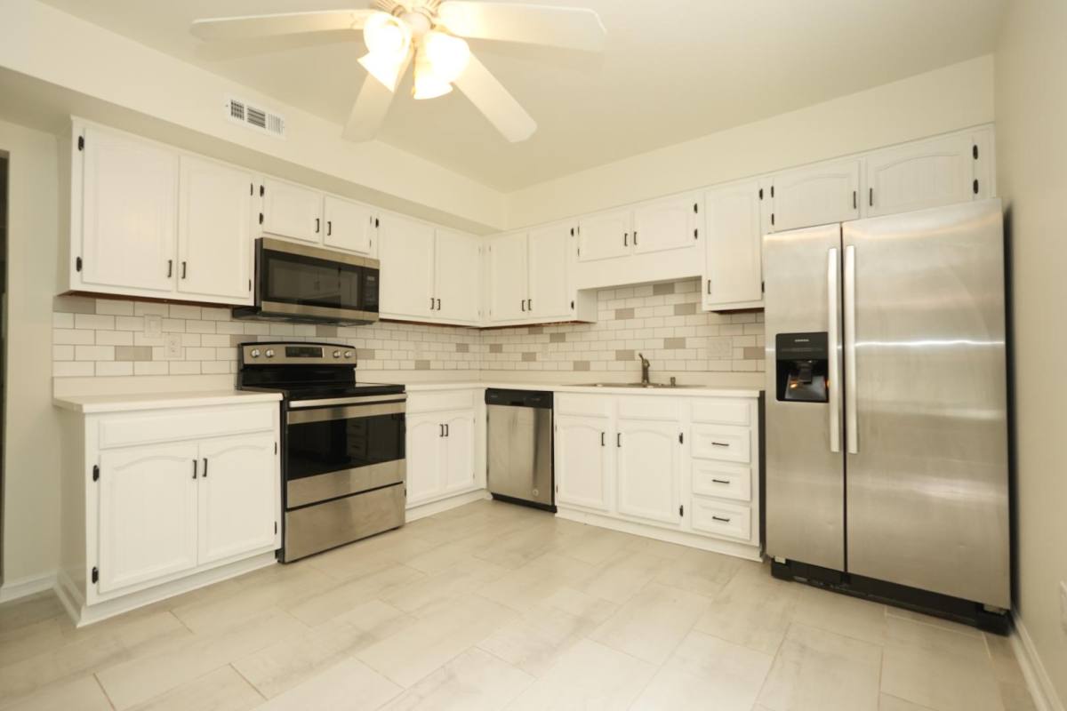 Apartment for rent at 8807 Hunter Ridge Dr, Charlotte, NC 28226