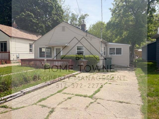 House for rent at 810 Comfort St #810, Lansing, MI 48915