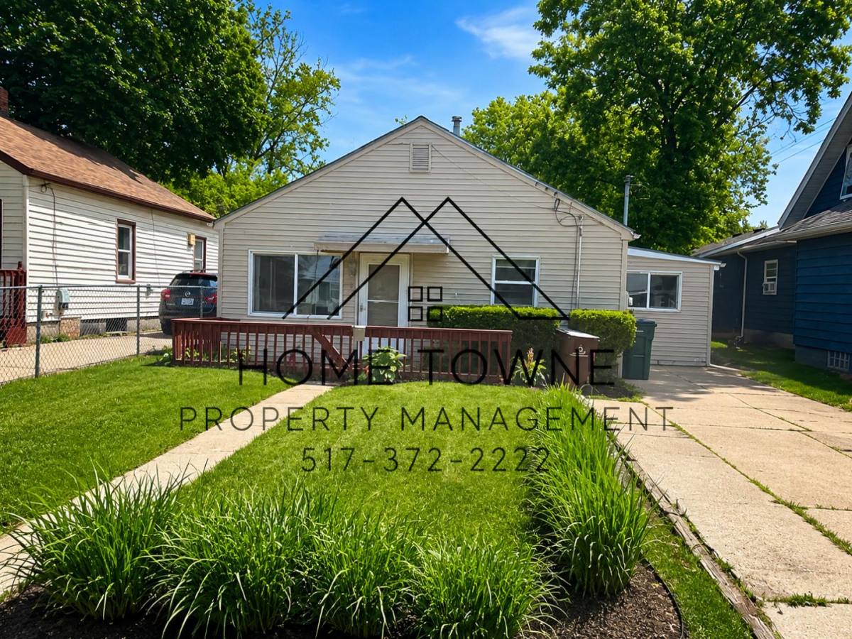 House for rent at 810 Comfort St #810, Lansing, MI 48915