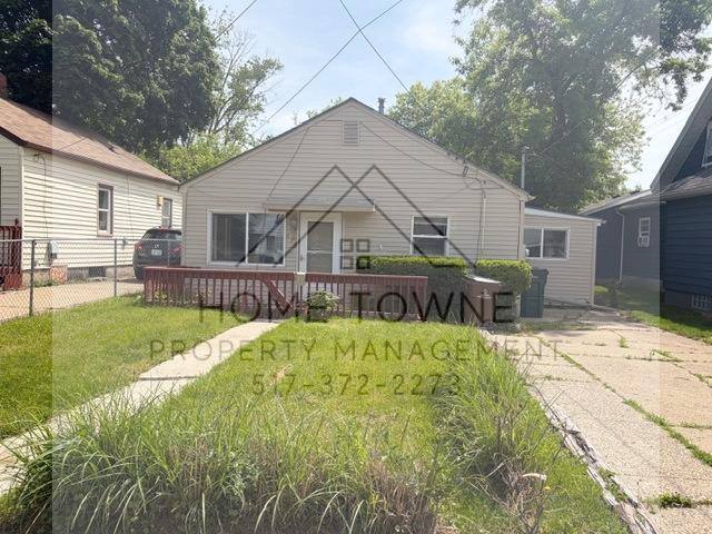 House for rent at 810 Comfort St #810, Lansing, MI 48915