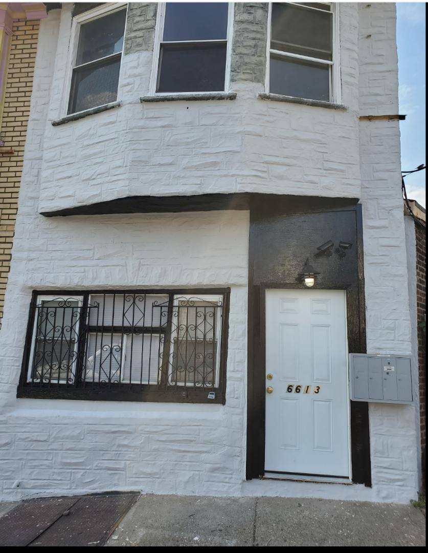 Apartment for rent at 6613 Lebanon Ave #2A, Philadelphia, PA 19151