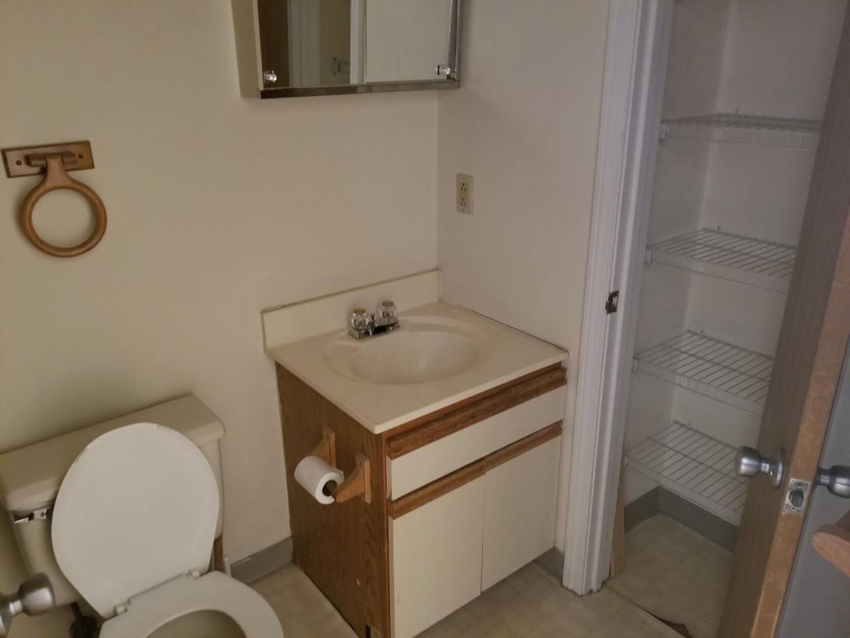 Apartment for rent at 543 Lincoln St #16, Manchester, NH 03104