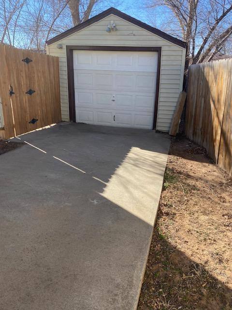 House for rent at 1663 Hillcrest Dr, Woodward, OK 73801