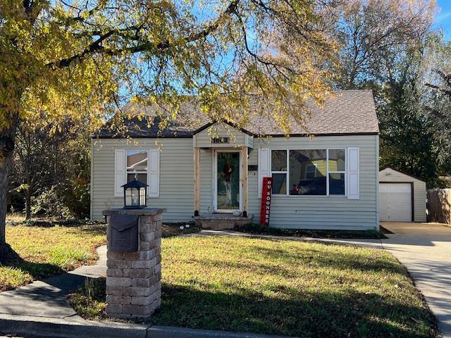 House for rent at 1663 Hillcrest Dr, Woodward, OK 73801