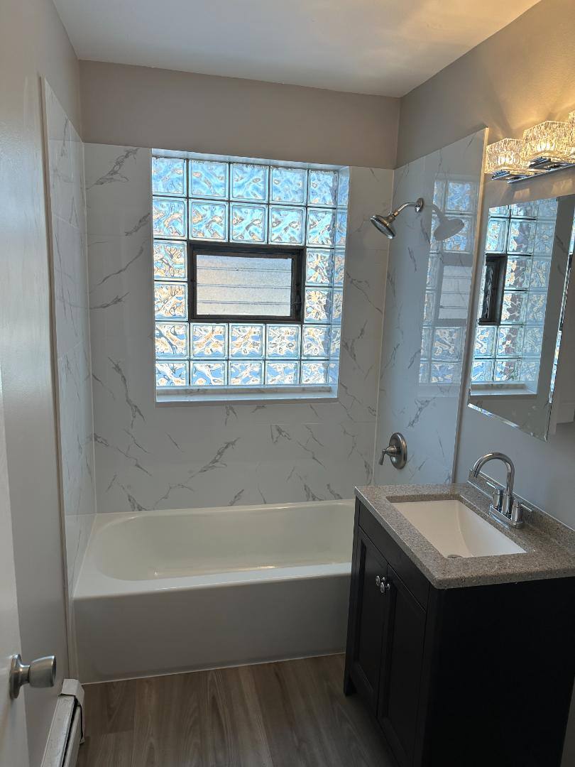 Apartment for rent at 532 N Ardmore Ave #2E, Villa Park, IL 60181