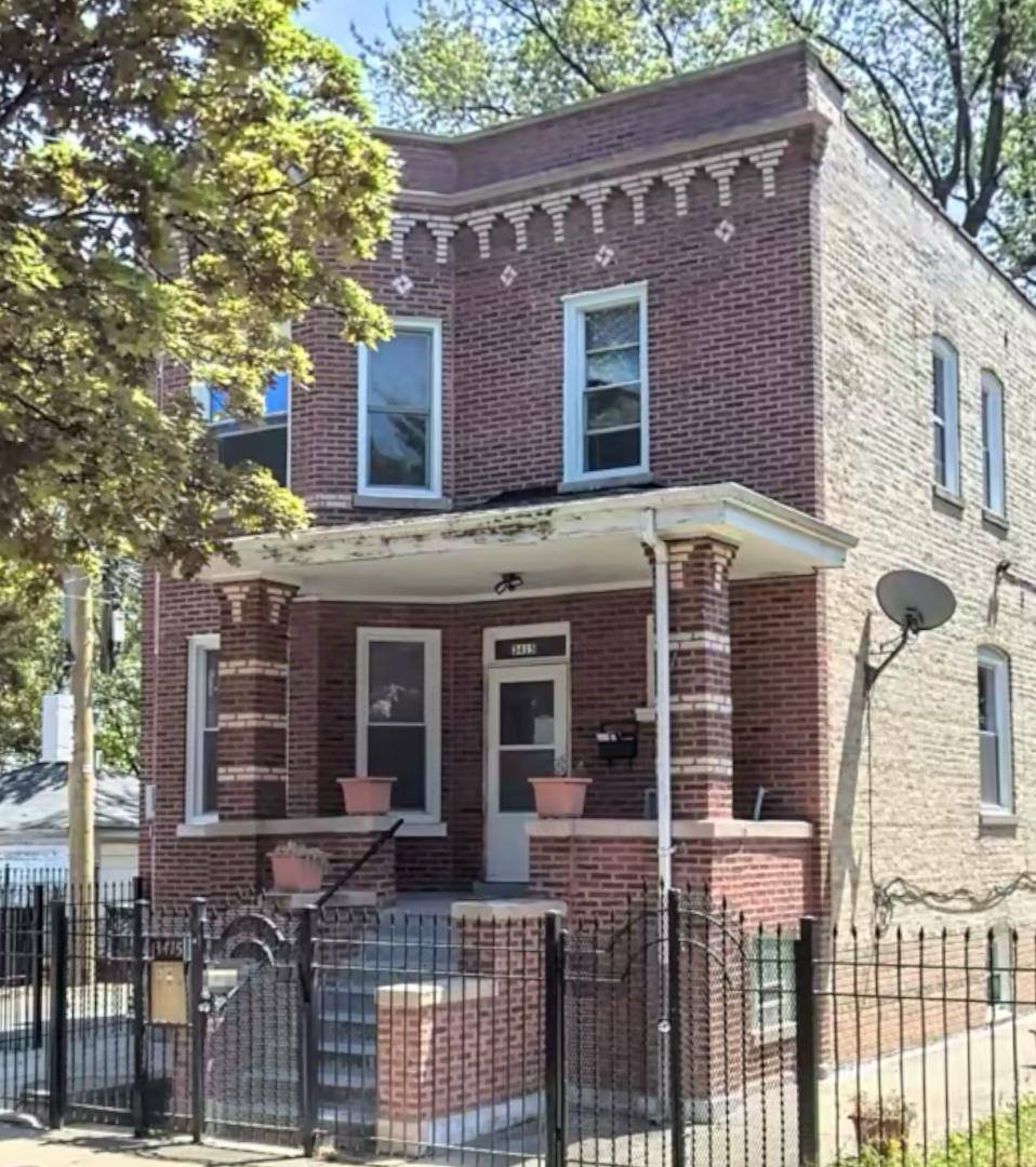Apartment for rent at 3415 W Lyndale St #2, Chicago, IL 60647