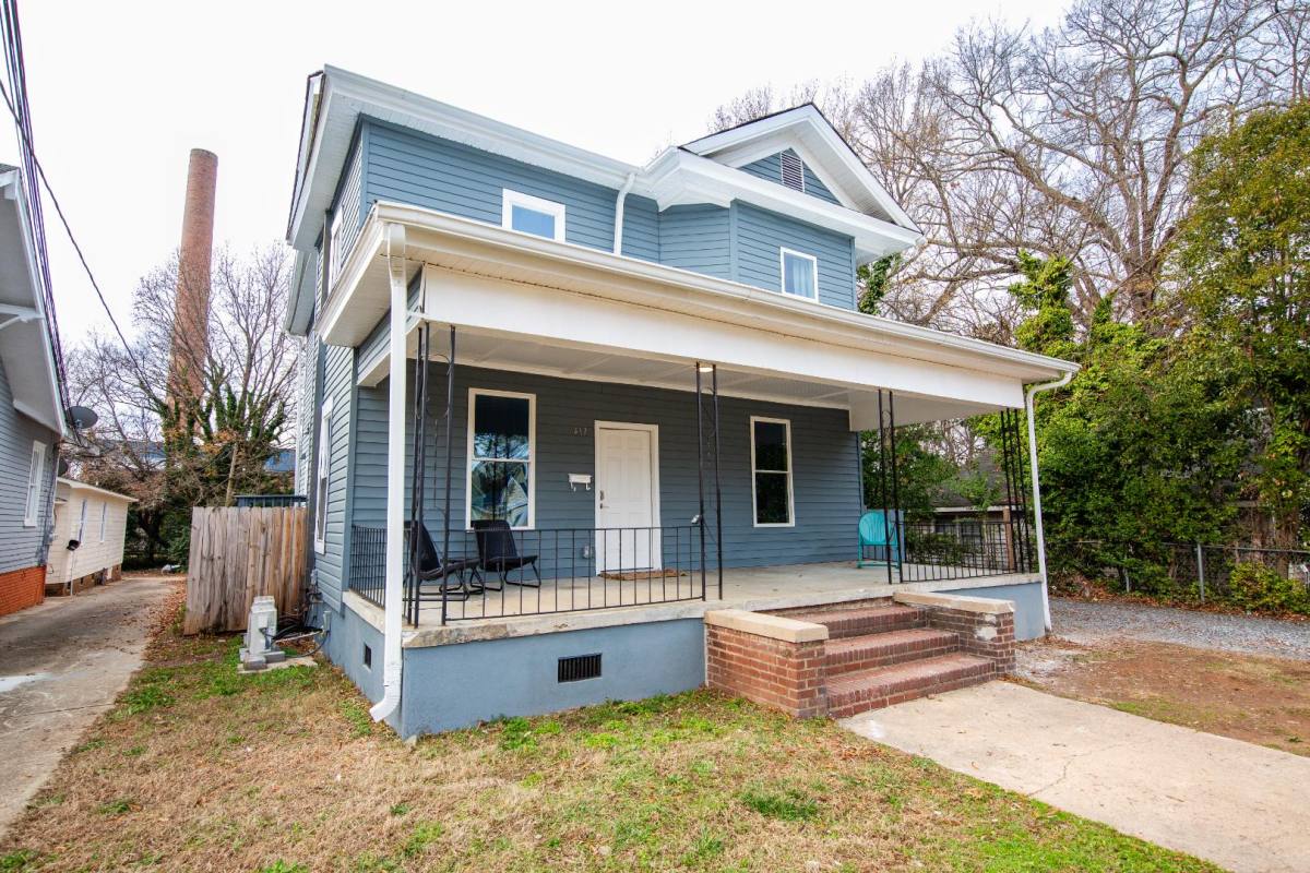 Apartment for rent at 417 Ebenezer Ave #6, Rock Hill, SC 29730