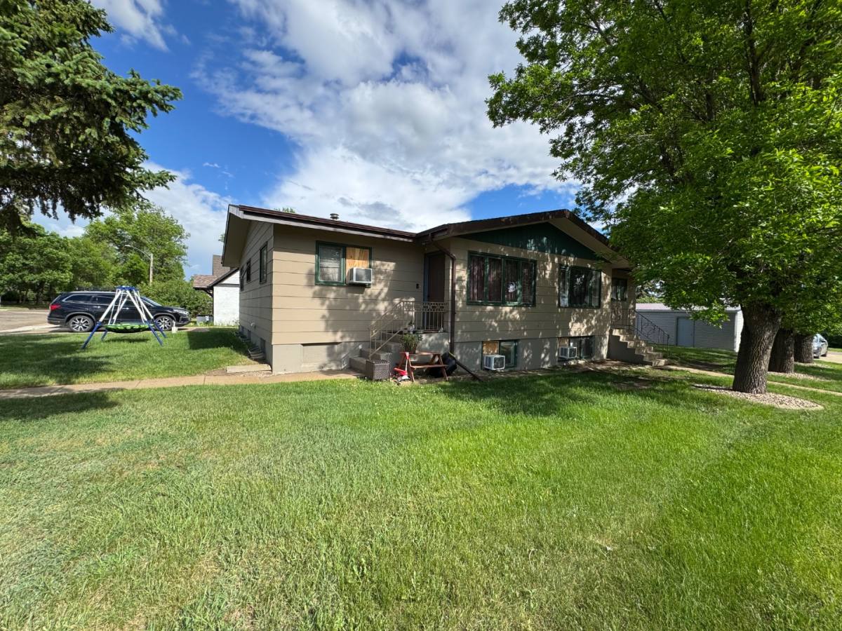 Apartment for rent at 540 3rd Ave W #4, Dickinson, ND 58601
