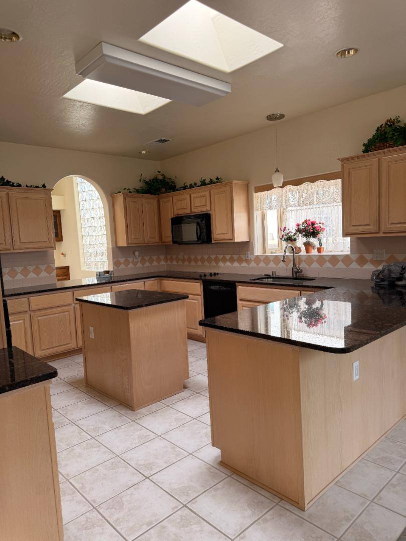 Townhouse for rent at 711 Tramway Place #711-28, Albuquerque, NM 87122