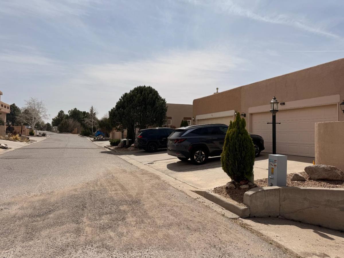 Townhouse for rent at 711 Tramway Place #711-28, Albuquerque, NM 87122
