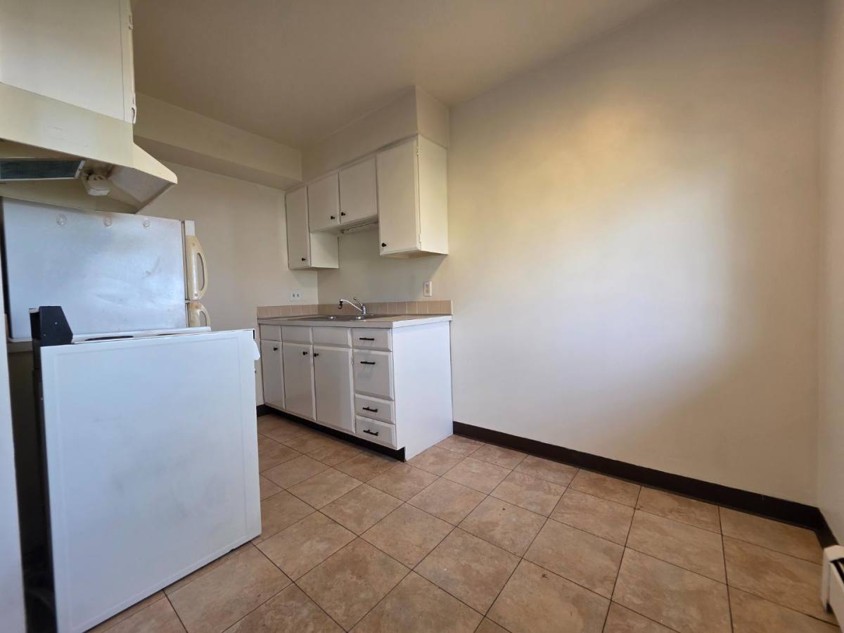 Apartment for rent at 2615 Ellet Ave, Akron, OH 44312