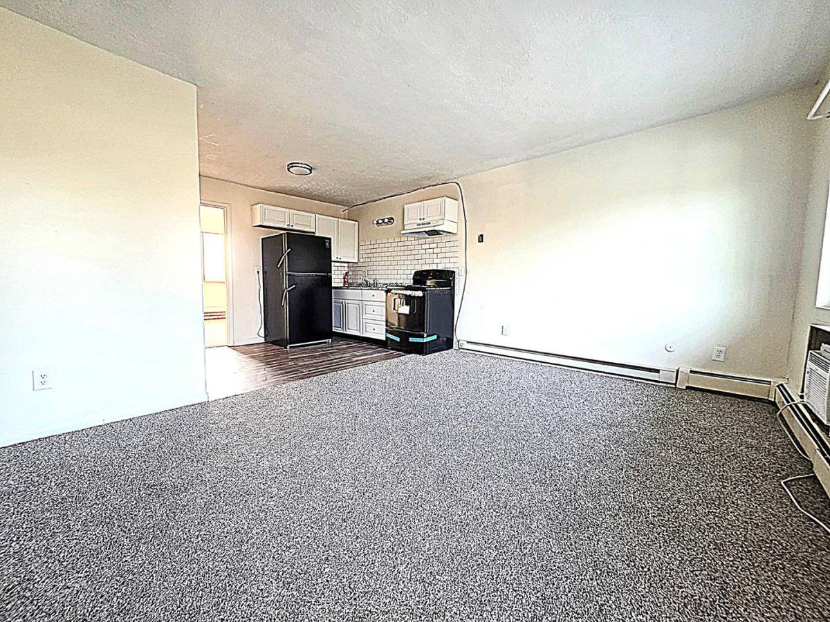 Apartment for rent at 2615 Ellet Ave, Akron, OH 44312