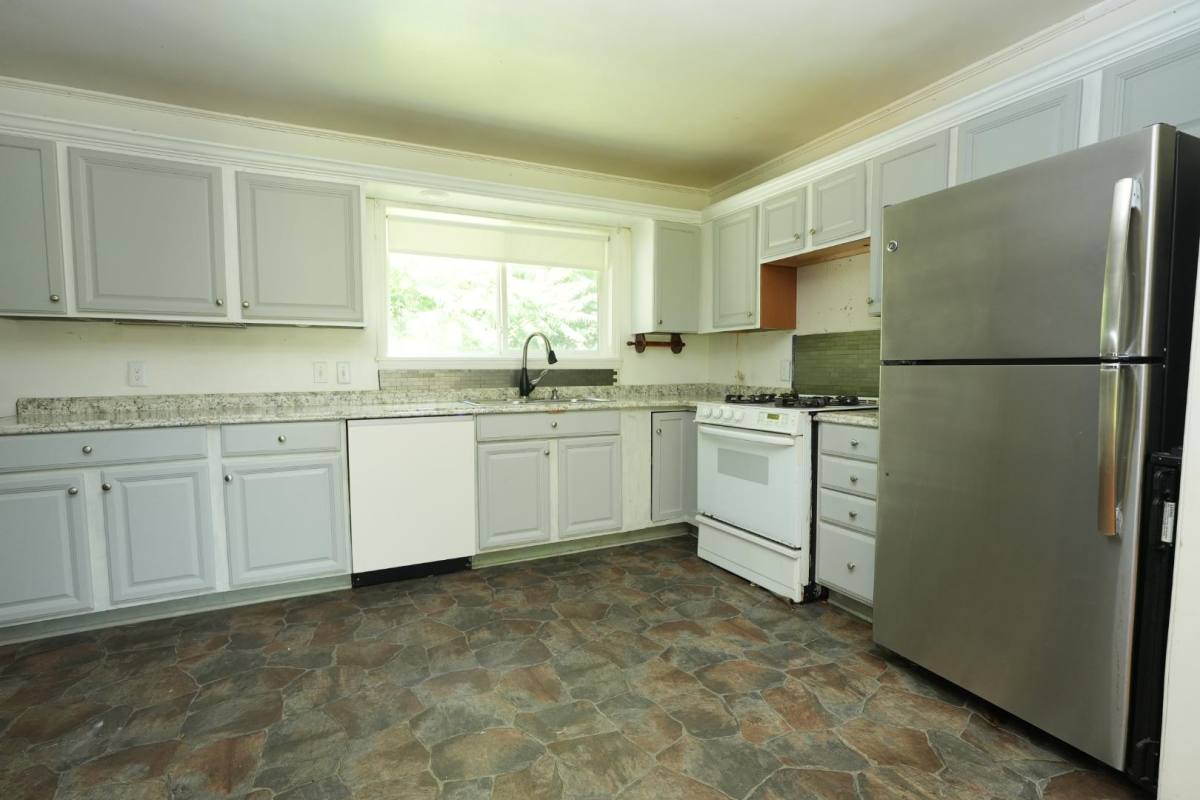 House for rent at 2912 Cedarhurst Dr, Charlotte, NC 28269
